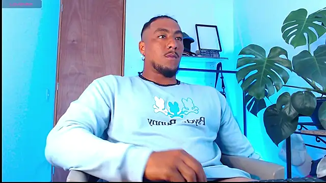 yosoy enzo2020 online show from 02/18/25, 07:41