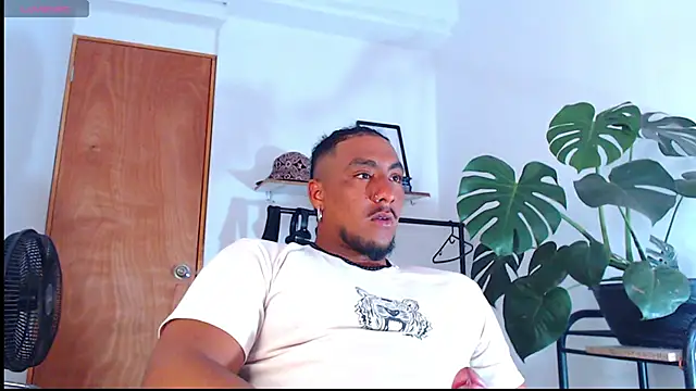 yosoy enzo2020 online show from 02/19/25, 05:27