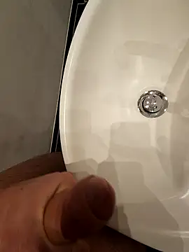 Snapshot of thesmiledoc chatting on 02/14/25, 10:36 thesmiledoc online show from 02/14/25, 10:36