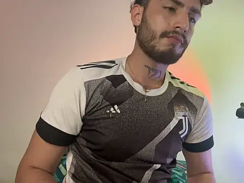 Snapshot of axel_giracr chatting on 12/14/24, 11:56 axel giracr online show from 12/14/24, 11:56