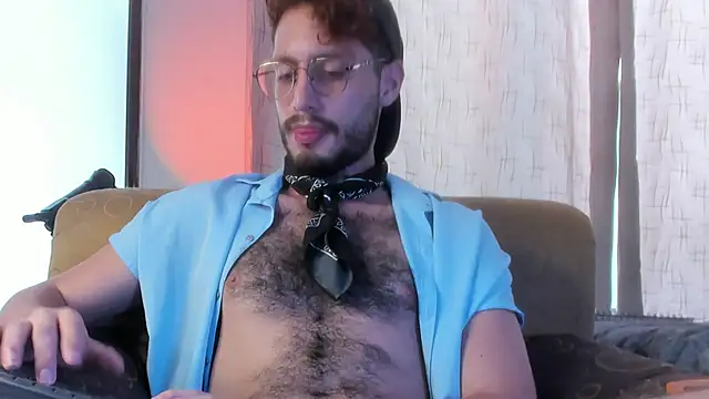 Snapshot of axel_giracr chatting on 03/07/25, 08:22 axel giracr online show from 03/07/25, 08:22