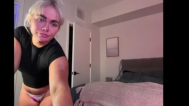 ElenaErickson online show from 12/17/25, 04:18