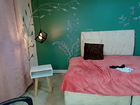 Snapshot of MariamCute_ chatting on 02/14/25, 05:51 MariamCute online show from 02/14/25, 05:51