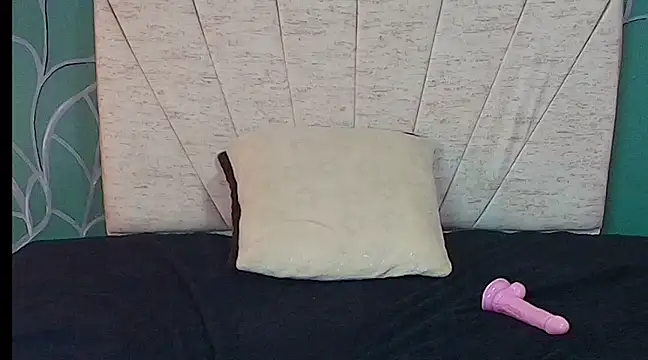 Snapshot of MariamCute_ chatting on 03/10/25, 10:34 MariamCute online show from 03/10/25, 10:34