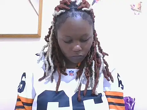 tanishacute online show from 11/26/25, 05:08