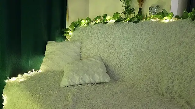 Snapshot of kristina_amurova chatting on 10/25/25, 07:41 kristina amurova online show from 10/25/25, 07:41