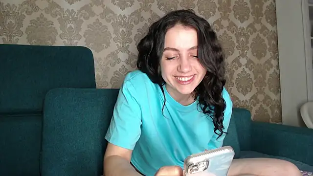 Snapshot of Louise_Lavender chatting on 02/28/25, 12:42 Louise Lavender online show from 02/28/25, 12:42