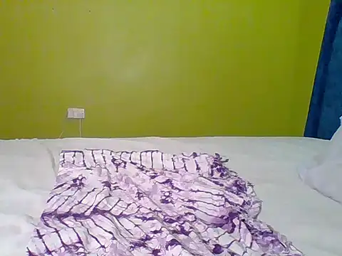 Snapshot of QueenMelisa chatting on 11/22/25, 08:46 QueenMelisa online show from 11/22/25, 08:46