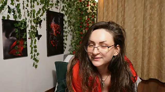 NaughtYHomemadE online show from 10/09/25, 10:30