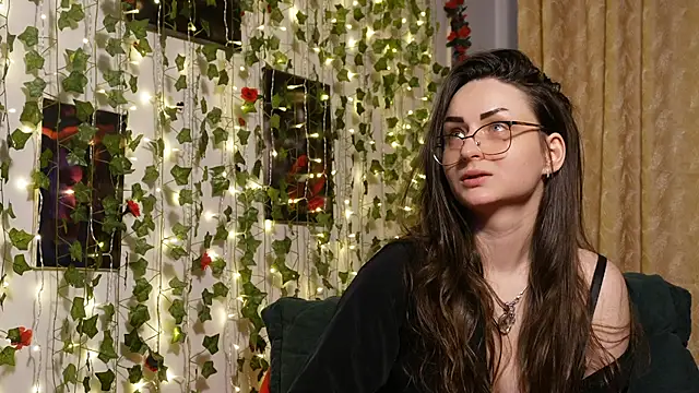 Snapshot of NaughtYHomemadE chatting on 01/11/26, 10:20 NaughtYHomemadE online show from 01/11/26, 10:20