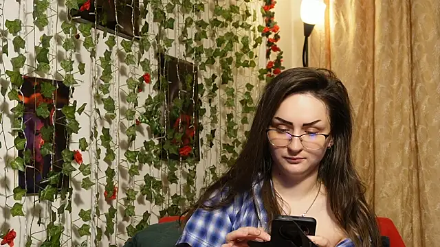 Snapshot of NaughtYHomemadE chatting on 02/06/26, 09:34 NaughtYHomemadE online show from 02/06/26, 09:34