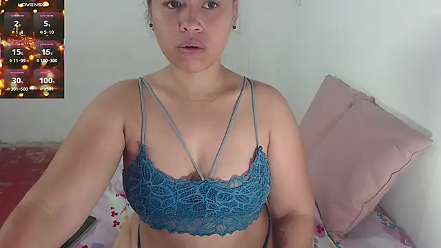 Snapshot of Hazel_donna chatting on 12/04/25, 08:34 Hazel donna online show from 12/04/25, 08:34