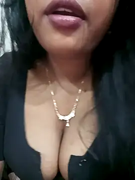 Snapshot of Anusri- chatting on 07/11/26, 08:00 Anusri- online show from 07/11/26, 08:00