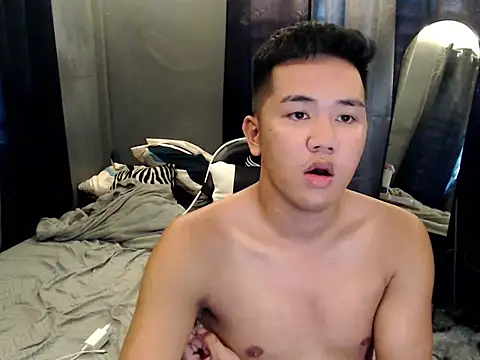 xgregor07 online show from 10/06/25, 07:39