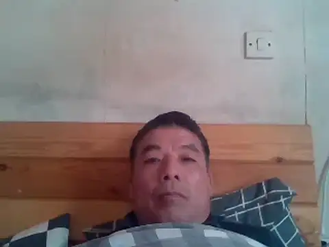 Snapshot of Beijing2000 chatting on 02/09/25, 01:22 Beijing2000 online show from 02/09/25, 01:22