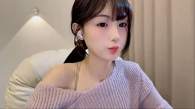 Snapshot of SHUIshui_ chatting on 12/14/25, 01:05 SHUIshui online show from 12/14/25, 01:05
