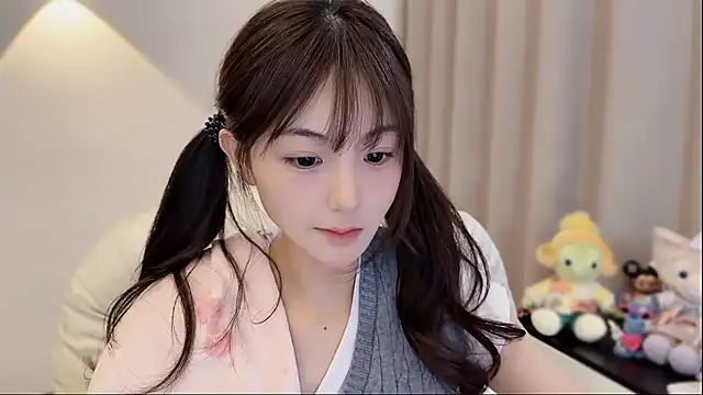 Snapshot of SHUIshui_ chatting on 02/15/26, 08:46 SHUIshui online show from 02/15/26, 08:46