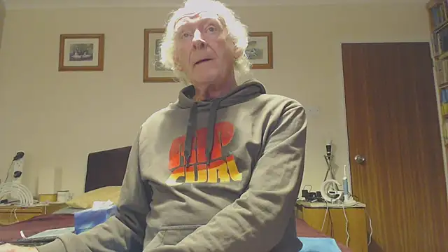 Snapshot of WaverlyKernow chatting on 01/07/25, 11:16 WaverlyKernow online show from 01/07/25, 11:16