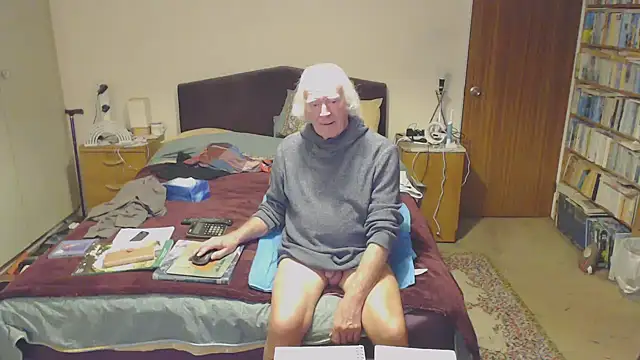 Snapshot of WaverlyKernow chatting on 01/09/25, 03:23 WaverlyKernow online show from 01/09/25, 03:23