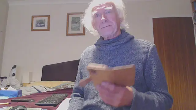 Snapshot of WaverlyKernow chatting on 01/17/25, 10:11 WaverlyKernow online show from 01/17/25, 10:11