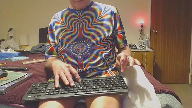 Snapshot of WaverlyKernow chatting on 01/17/25, 05:08 WaverlyKernow online show from 01/17/25, 05:08