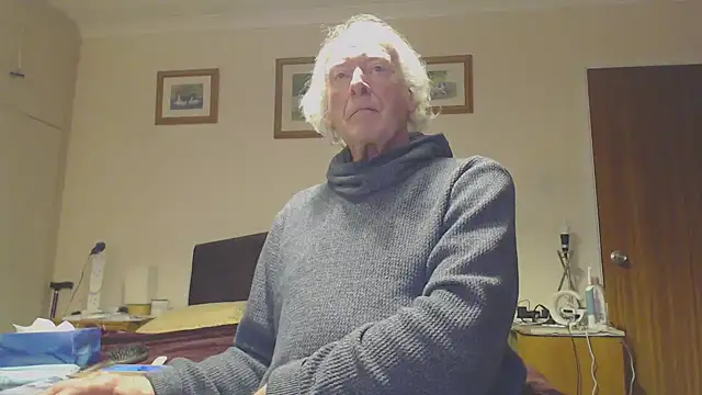 Snapshot of WaverlyKernow chatting on 01/27/25, 08:07 WaverlyKernow online show from 01/27/25, 08:07