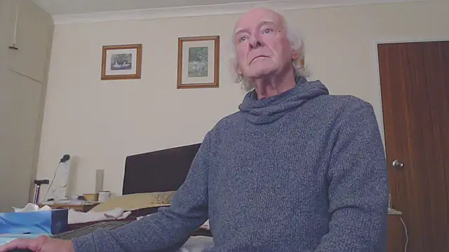 Snapshot of WaverlyKernow chatting on 01/27/25, 11:22 WaverlyKernow online show from 01/27/25, 11:22