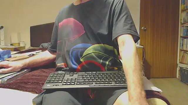 Snapshot of WaverlyKernow chatting on 01/29/25, 04:30 WaverlyKernow online show from 01/29/25, 04:30