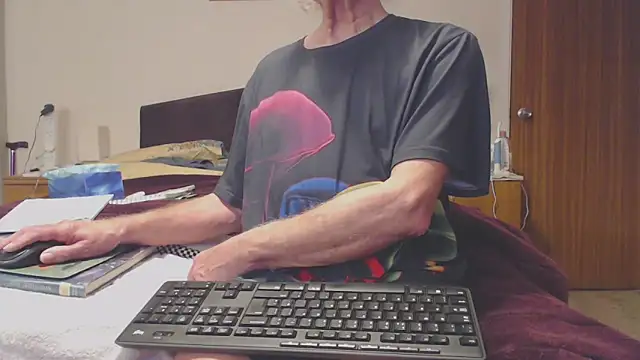 Snapshot of WaverlyKernow chatting on 01/30/25, 09:36 WaverlyKernow online show from 01/30/25, 09:36