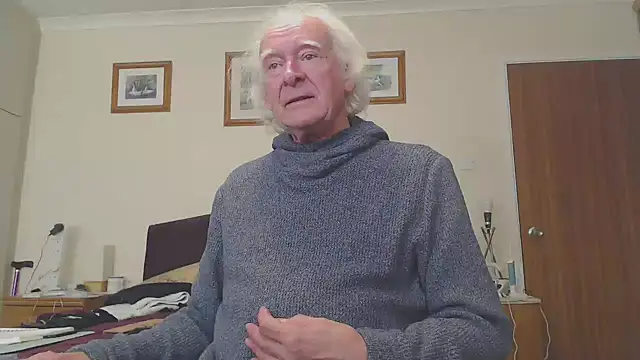 Snapshot of WaverlyKernow chatting on 02/09/25, 12:19 WaverlyKernow online show from 02/09/25, 12:19