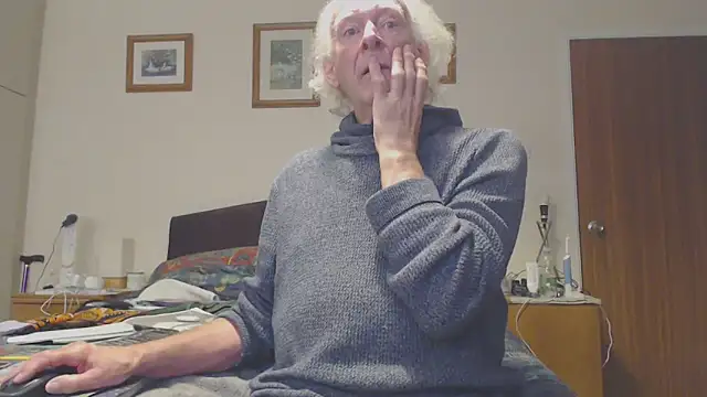 Snapshot of WaverlyKernow chatting on 03/01/25, 08:56 WaverlyKernow online show from 03/01/25, 08:56