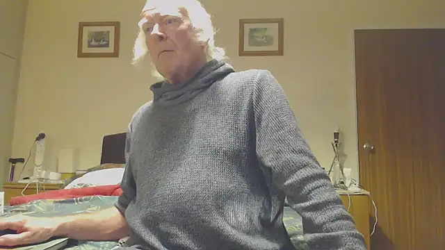 Snapshot of WaverlyKernow chatting on 03/08/25, 09:29 WaverlyKernow online show from 03/08/25, 09:29