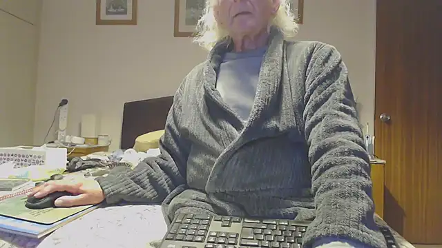 Snapshot of WaverlyKernow chatting on 09/16/25, 06:53 WaverlyKernow online show from 09/16/25, 06:53