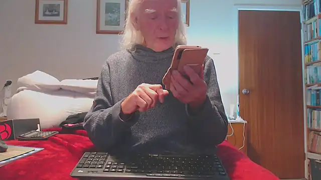 WaverlyKernow online show from 10/29/25, 09:00