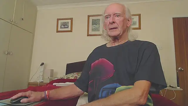 WaverlyKernow online show from 11/21/25, 03:11