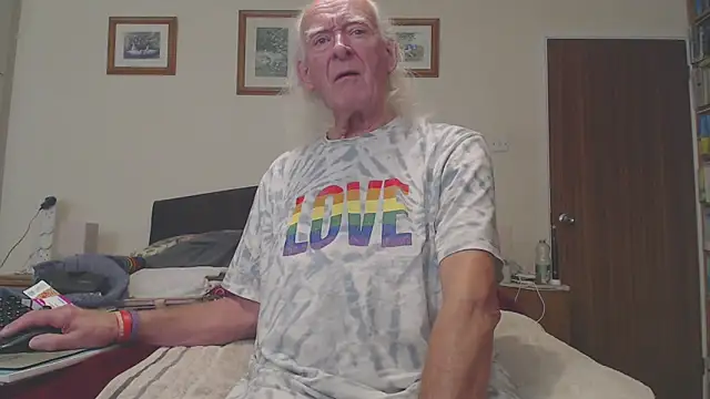 WaverlyKernow online show from 11/24/25, 10:59