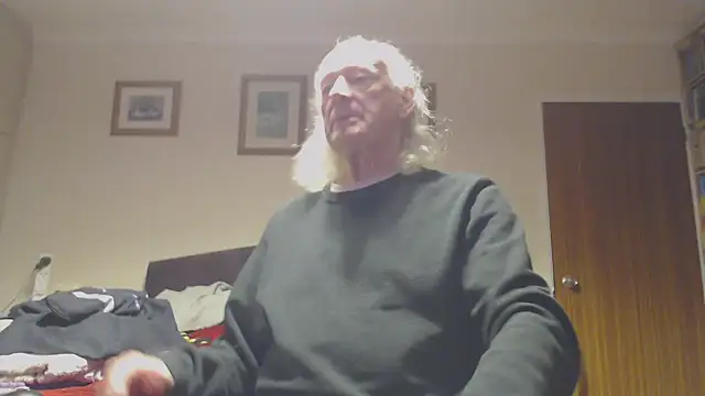 WaverlyKernow online show from 12/14/25, 03:17