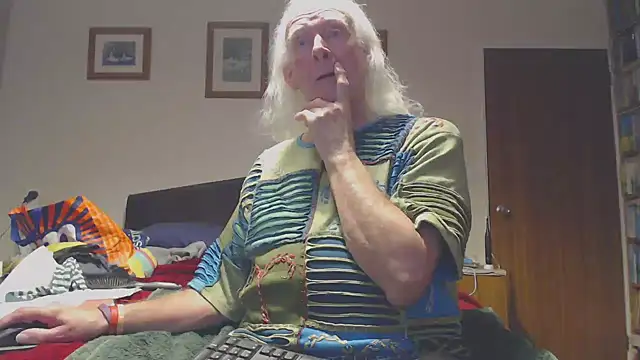 WaverlyKernow online show from 02/10/26, 01:15