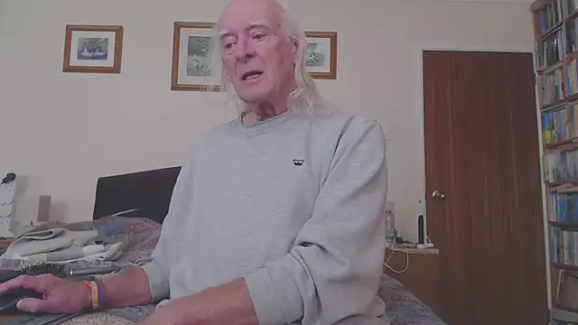 WaverlyKernow online show from 03/09/26, 01:04