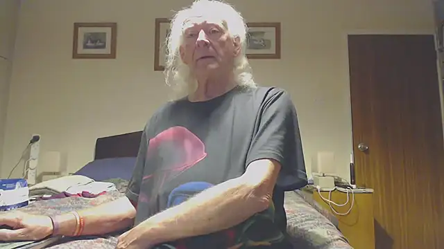 WaverlyKernow online show from 04/06/26, 02:20