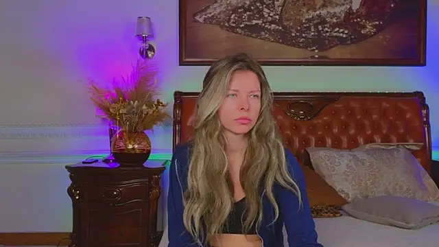 Real Tini online show from 11/18/25, 06:07