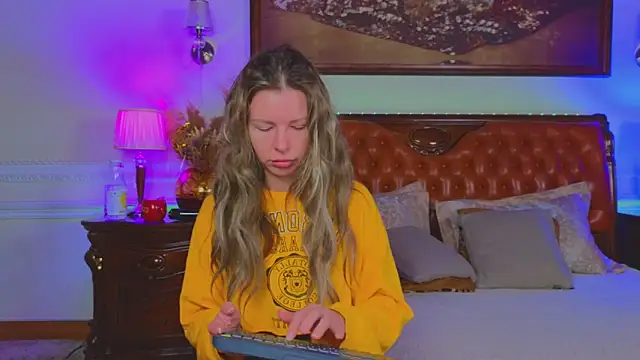 Real Tini online show from 11/25/25, 06:35