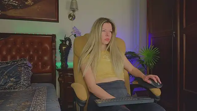 Real Tini online show from 04/18/26, 06:06