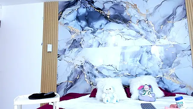 luna hoott online show from 10/10/25, 02:16