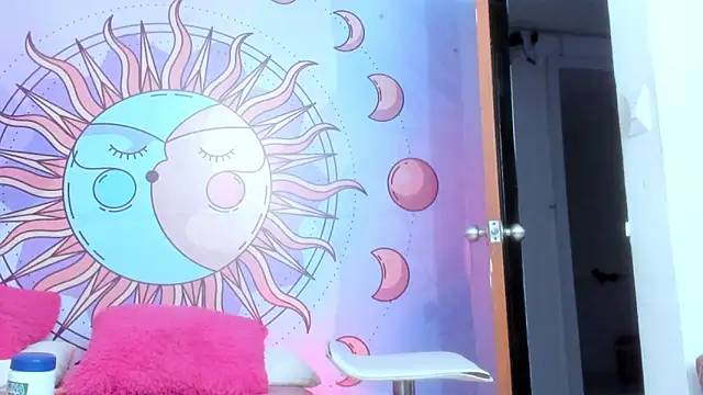 luna hoott online show from 04/18/26, 07:07