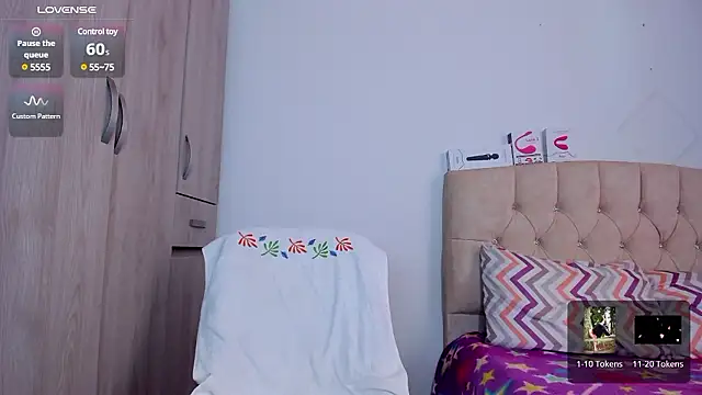 Snapshot of emily1_ chatting on 12/07/24, 04:58 emily1 online show from 12/07/24, 04:58