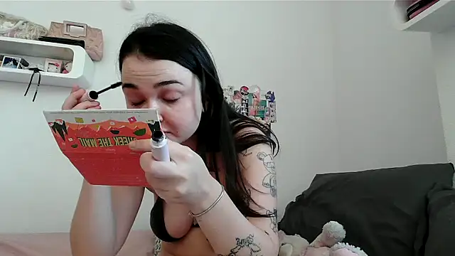 Snapshot of chunliklk chatting on 09/18/25, 04:31 chunliklk online show from 09/18/25, 04:31