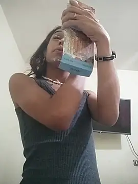 pretty ariiel online show from 06/30/26, 06:53