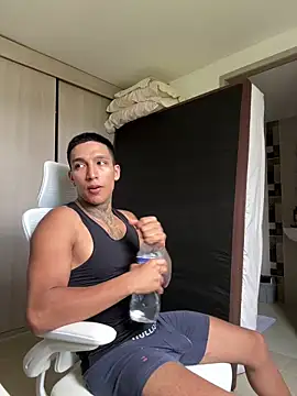 Snapshot of sendfer chatting on 10/21/25, 08:20 sendfer online show from 10/21/25, 08:20