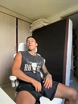 Snapshot of sendfer chatting on 11/10/25, 08:19 sendfer online show from 11/10/25, 08:19